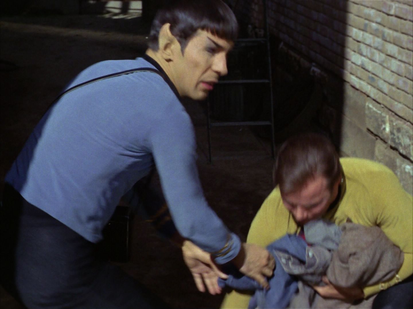 ariane179254_StarTrek_1x28_TheCityOnTheEdgeOfForever_1127.jpg