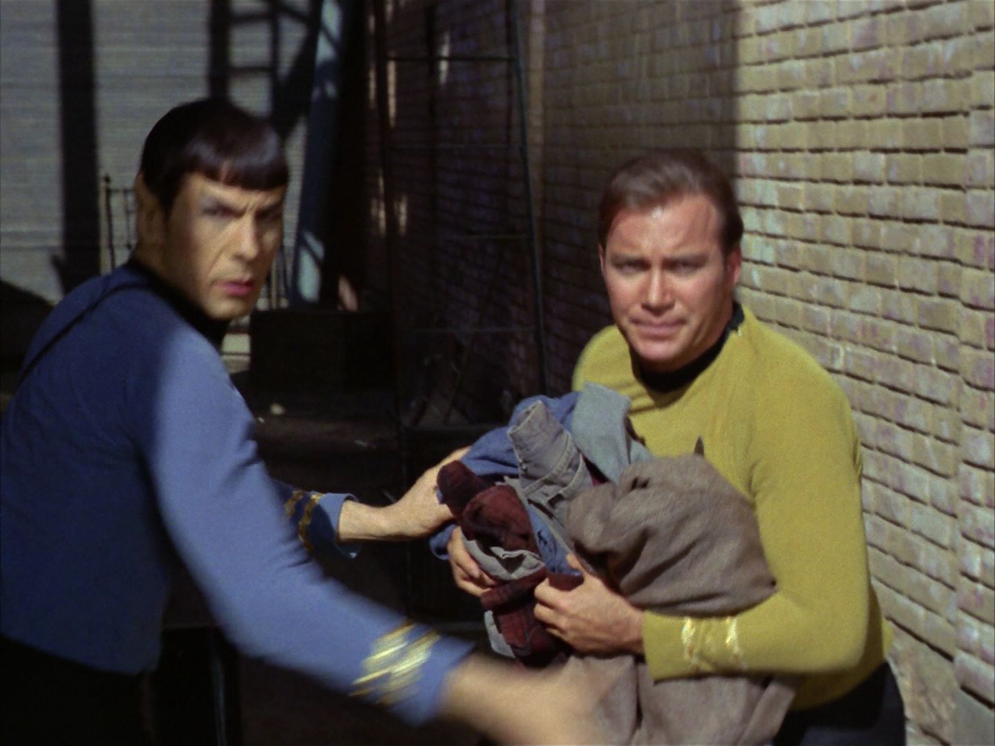 ariane179254_StarTrek_1x28_TheCityOnTheEdgeOfForever_1129.jpg