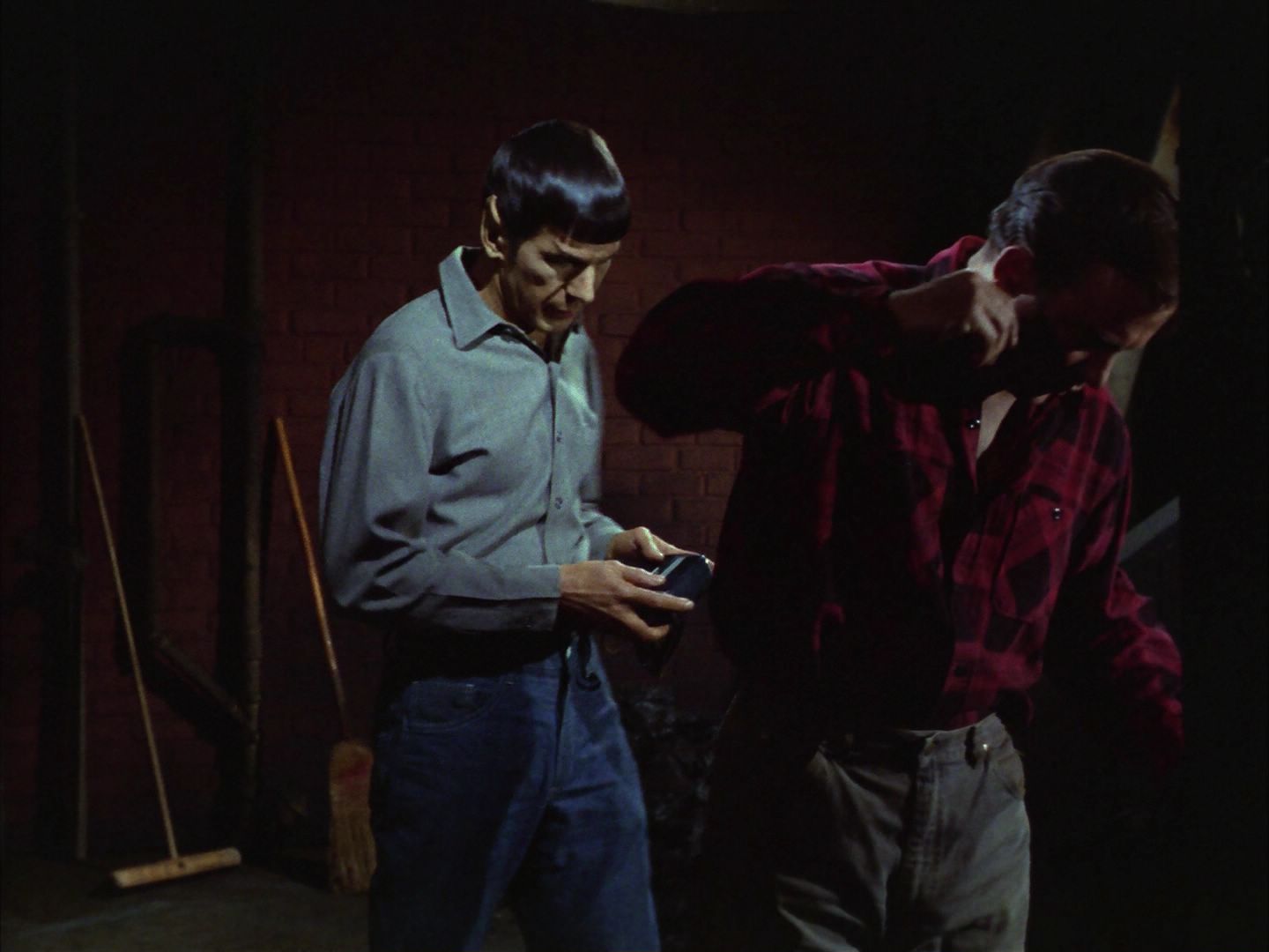 ariane179254_StarTrek_1x28_TheCityOnTheEdgeOfForever_1230.jpg