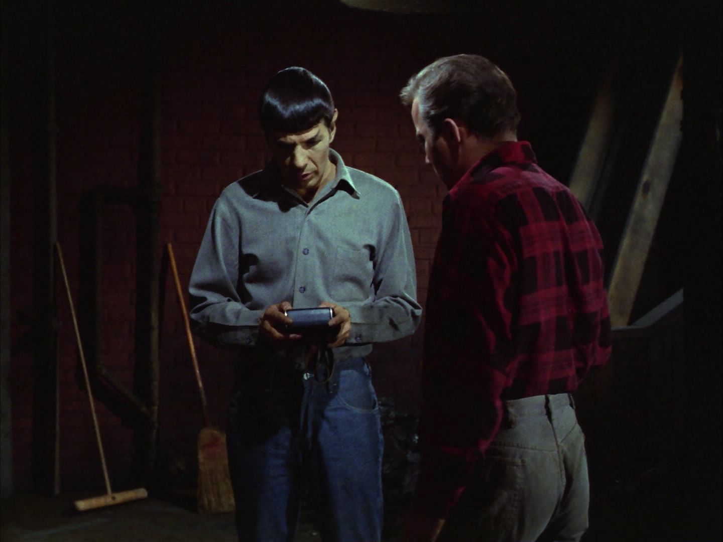 ariane179254_StarTrek_1x28_TheCityOnTheEdgeOfForever_1235.jpg