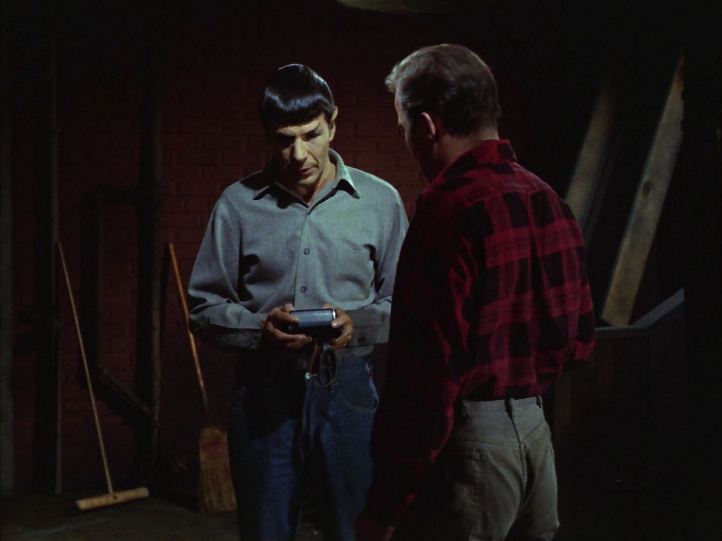 ariane179254_StarTrek_1x28_TheCityOnTheEdgeOfForever_1236.jpg