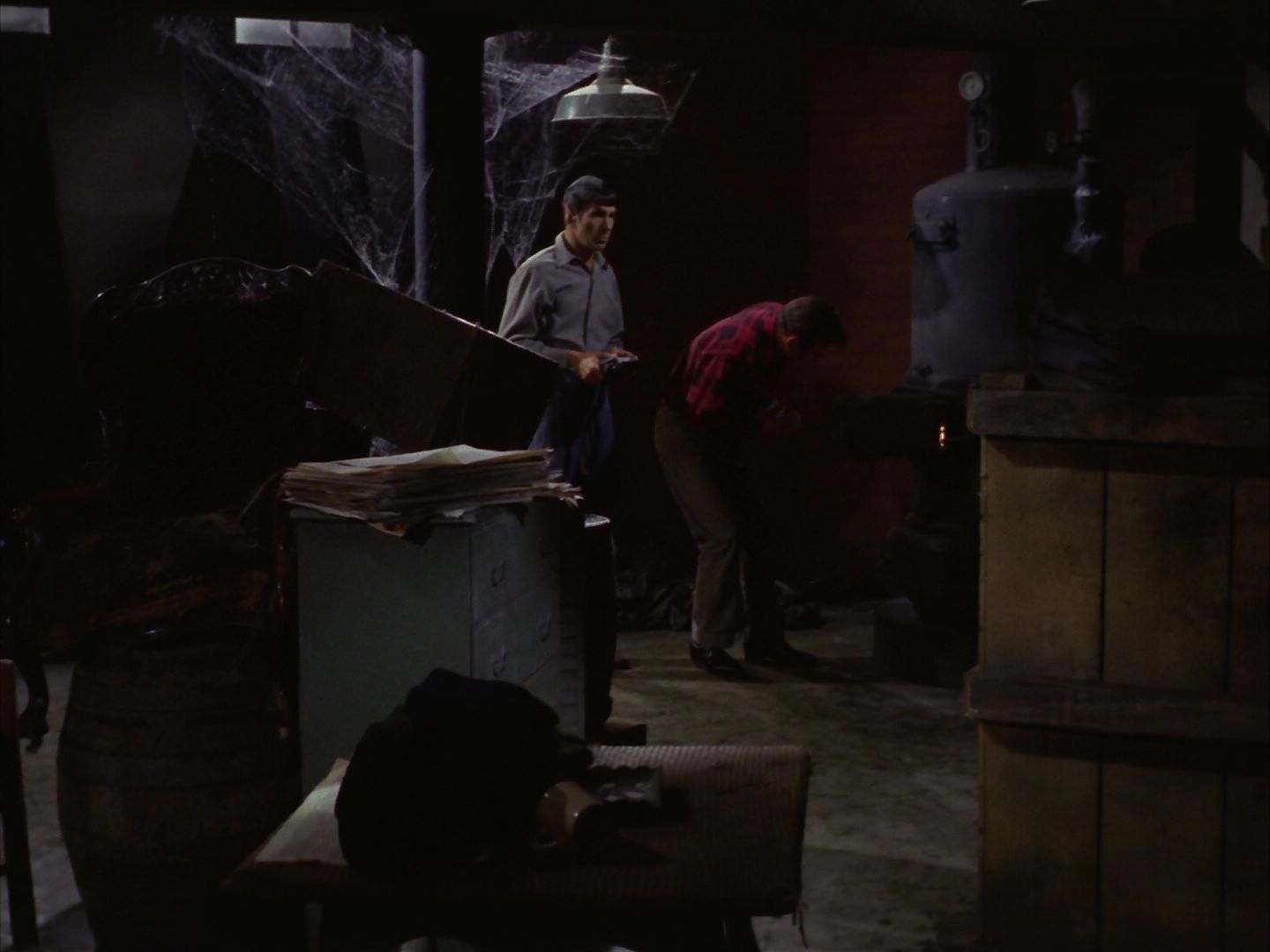 ariane179254_StarTrek_1x28_TheCityOnTheEdgeOfForever_1261.jpg