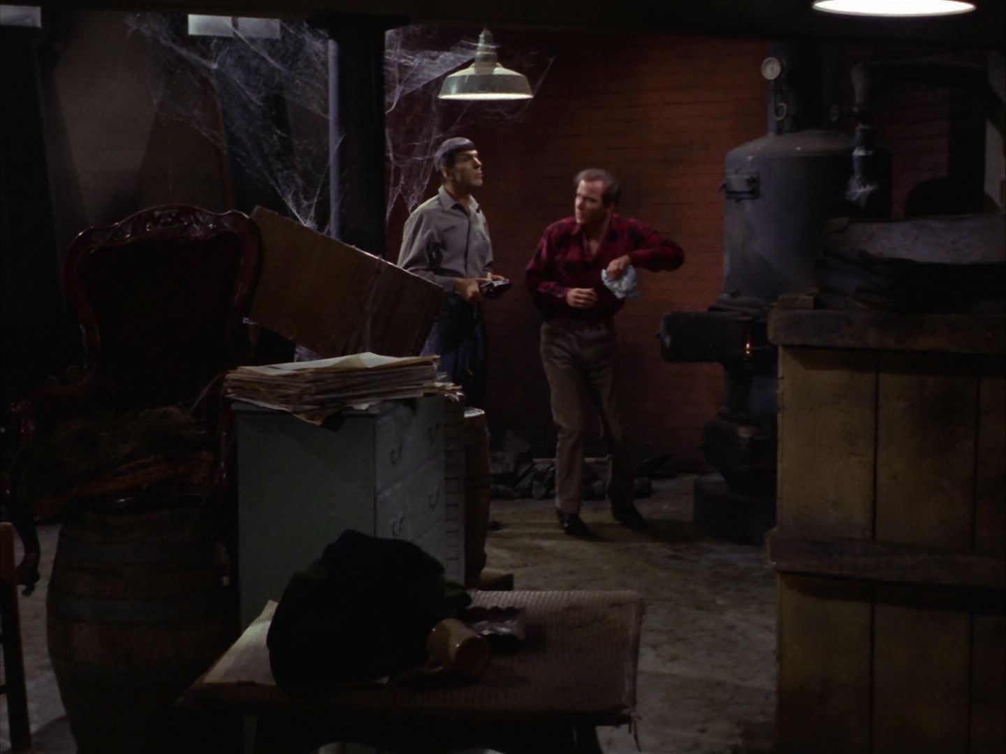 ariane179254_StarTrek_1x28_TheCityOnTheEdgeOfForever_1262.jpg