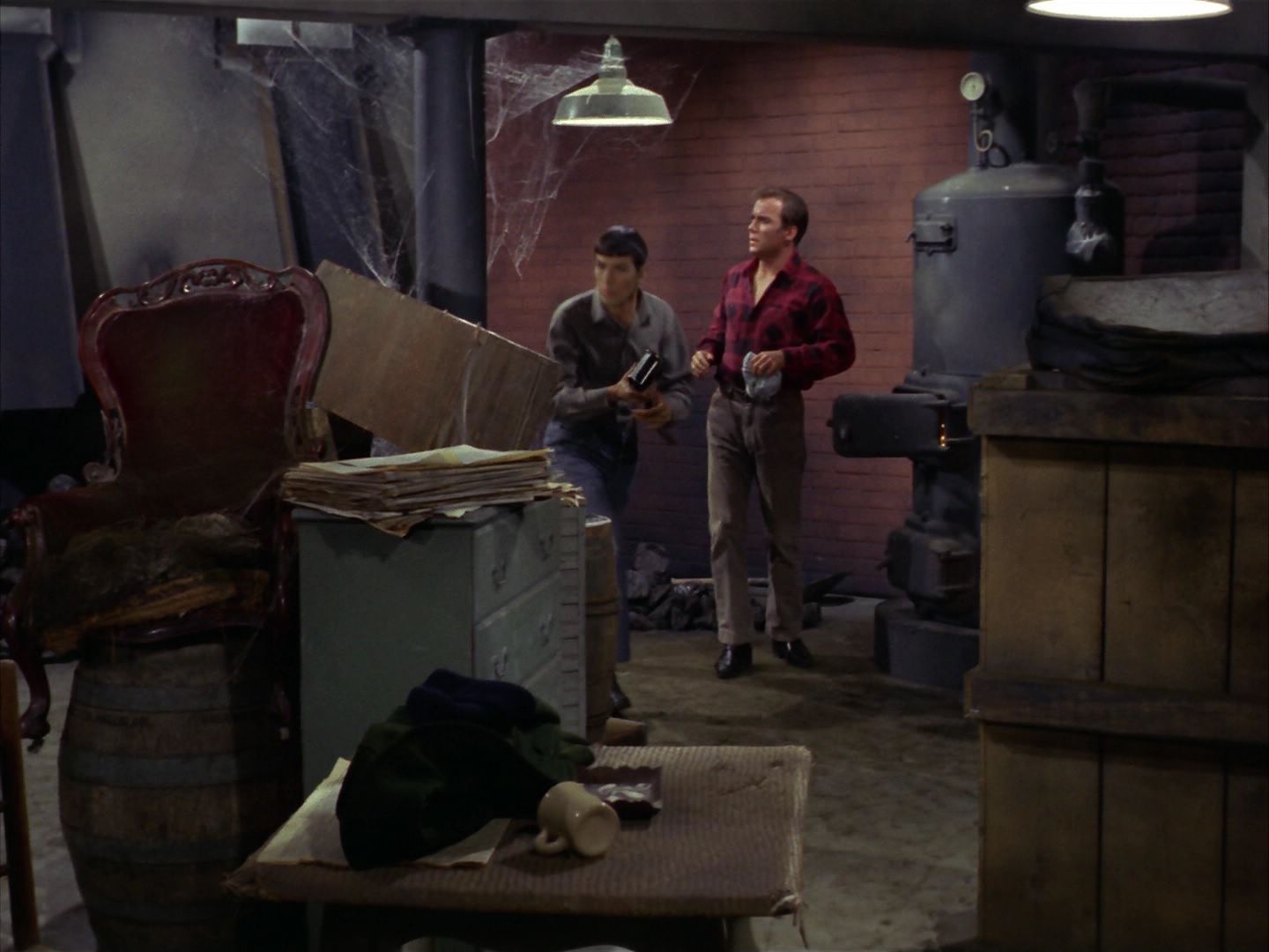 ariane179254_StarTrek_1x28_TheCityOnTheEdgeOfForever_1263.jpg