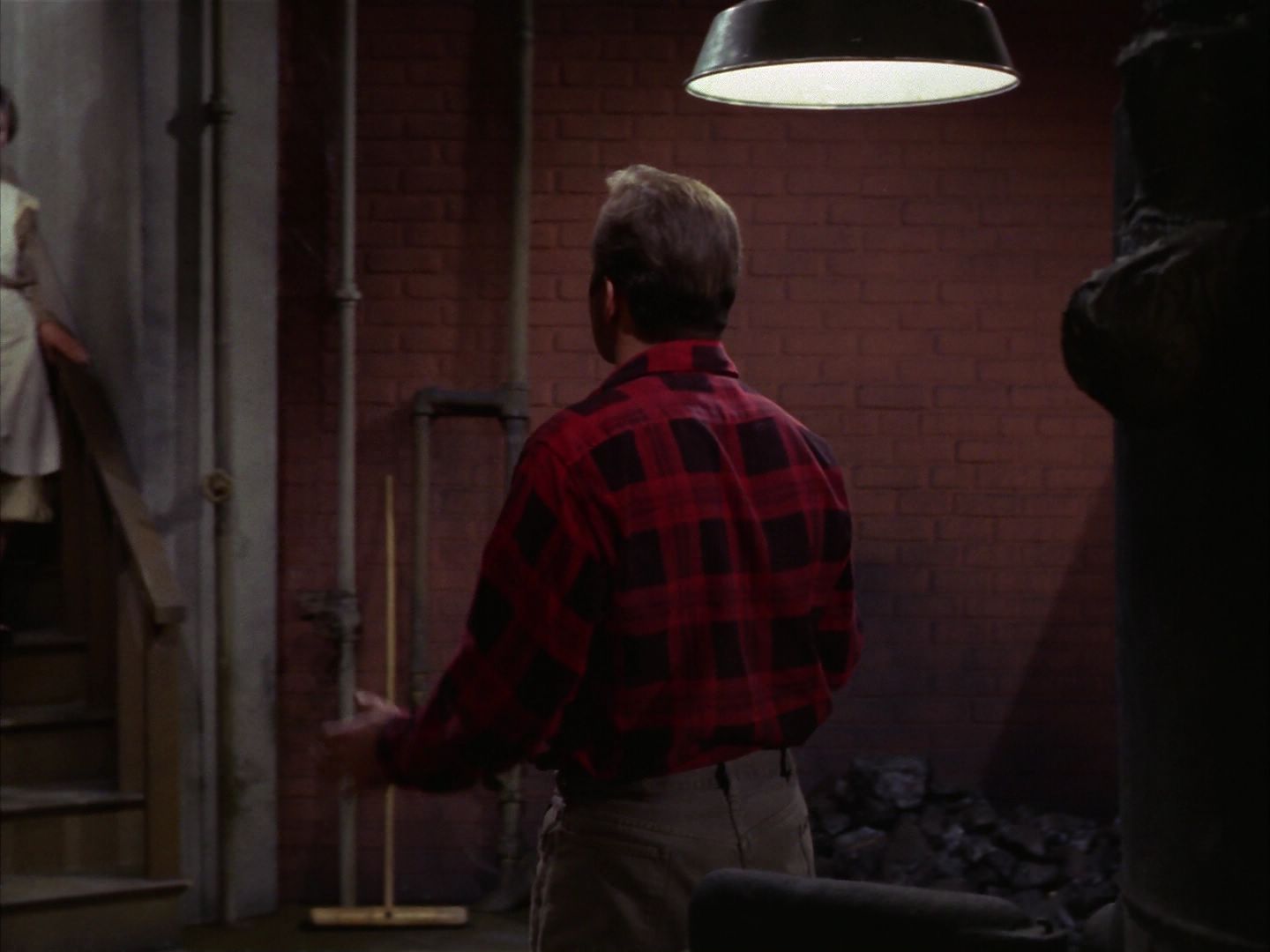 ariane179254_StarTrek_1x28_TheCityOnTheEdgeOfForever_1268.jpg