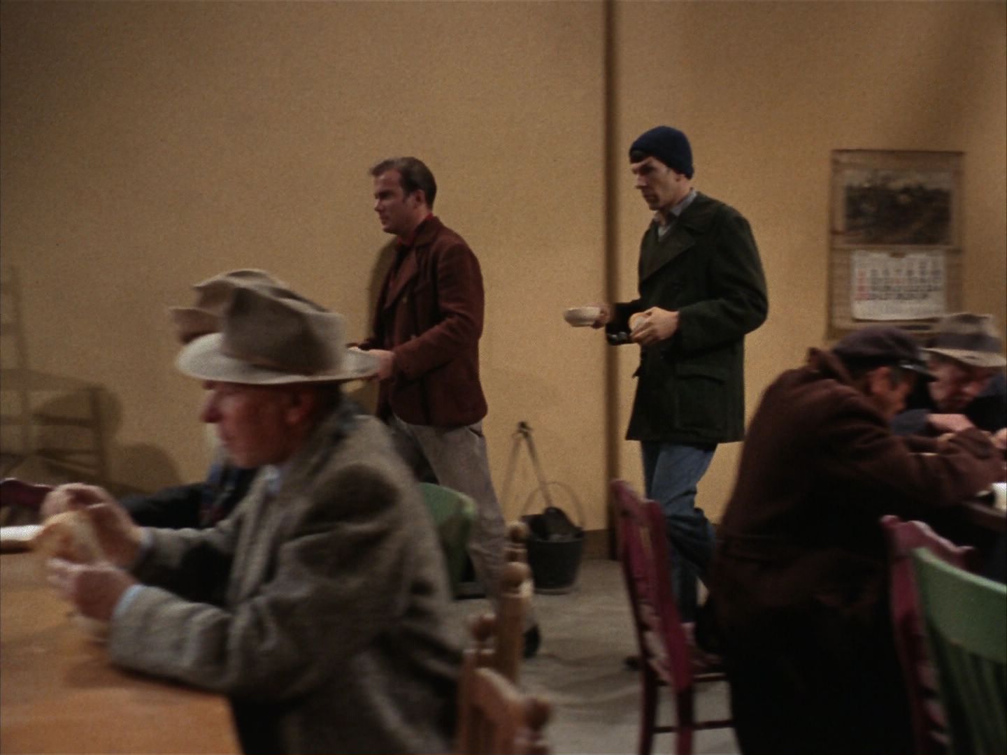 ariane179254_StarTrek_1x28_TheCityOnTheEdgeOfForever_1381.jpg