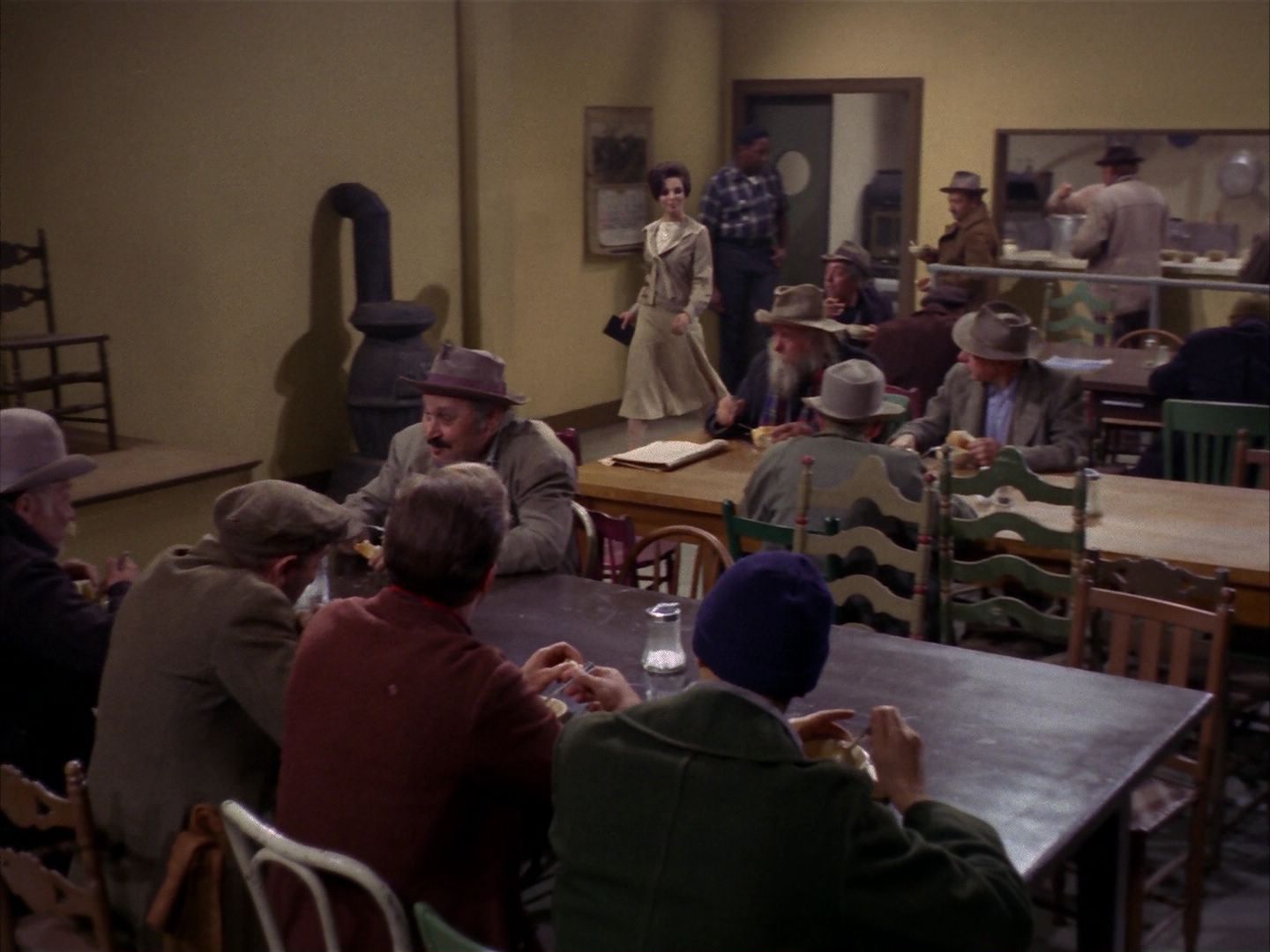 ariane179254_StarTrek_1x28_TheCityOnTheEdgeOfForever_1407.jpg