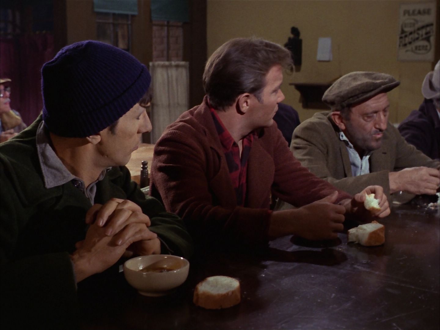 ariane179254_StarTrek_1x28_TheCityOnTheEdgeOfForever_1426.jpg