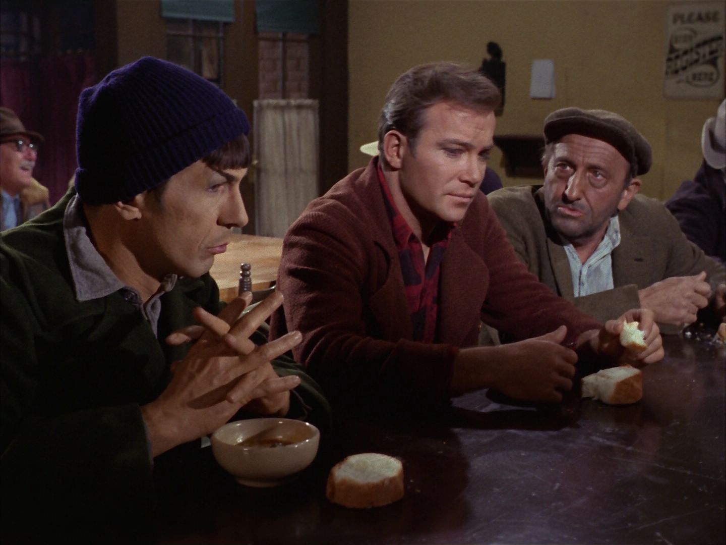 ariane179254_StarTrek_1x28_TheCityOnTheEdgeOfForever_1437.jpg