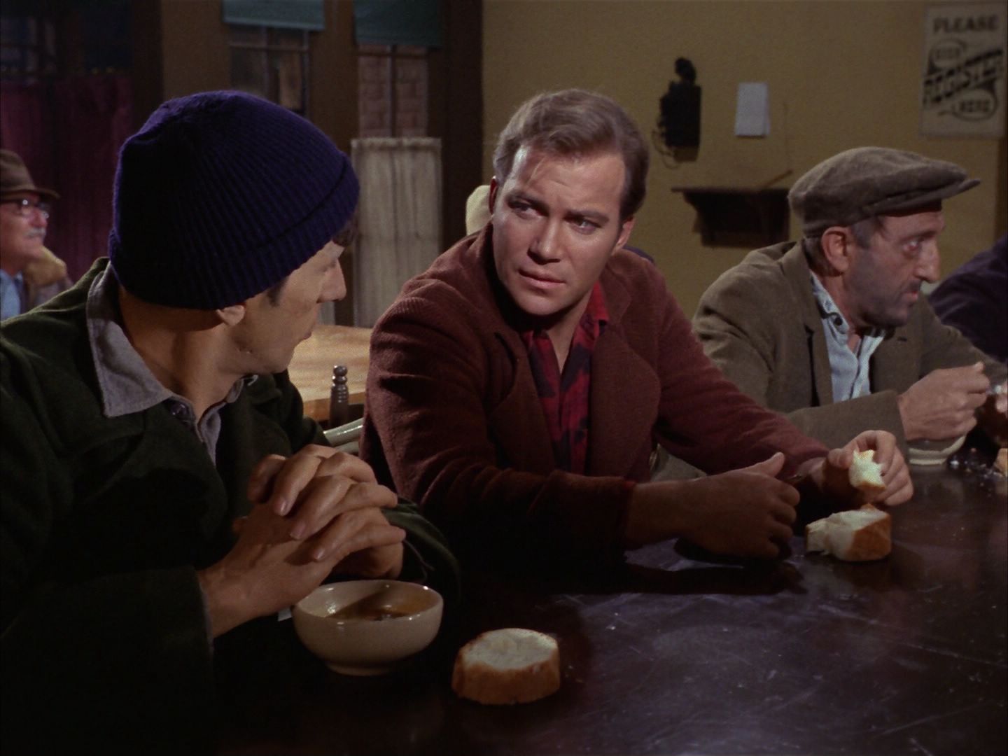 ariane179254_StarTrek_1x28_TheCityOnTheEdgeOfForever_1441.jpg