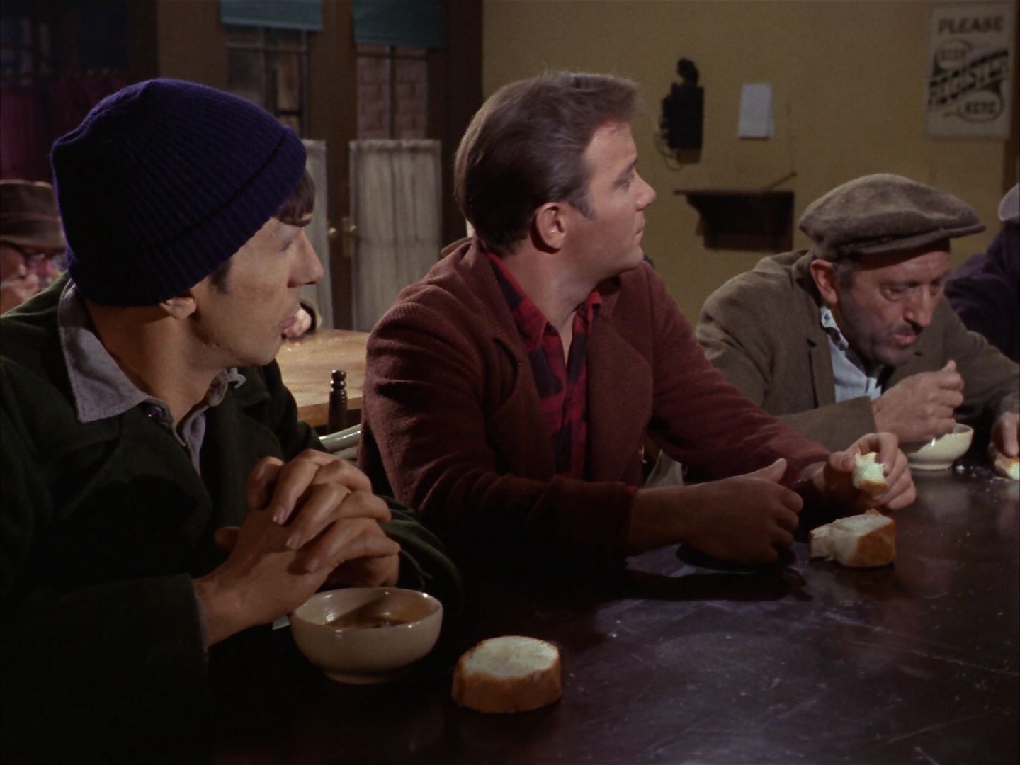 ariane179254_StarTrek_1x28_TheCityOnTheEdgeOfForever_1445.jpg