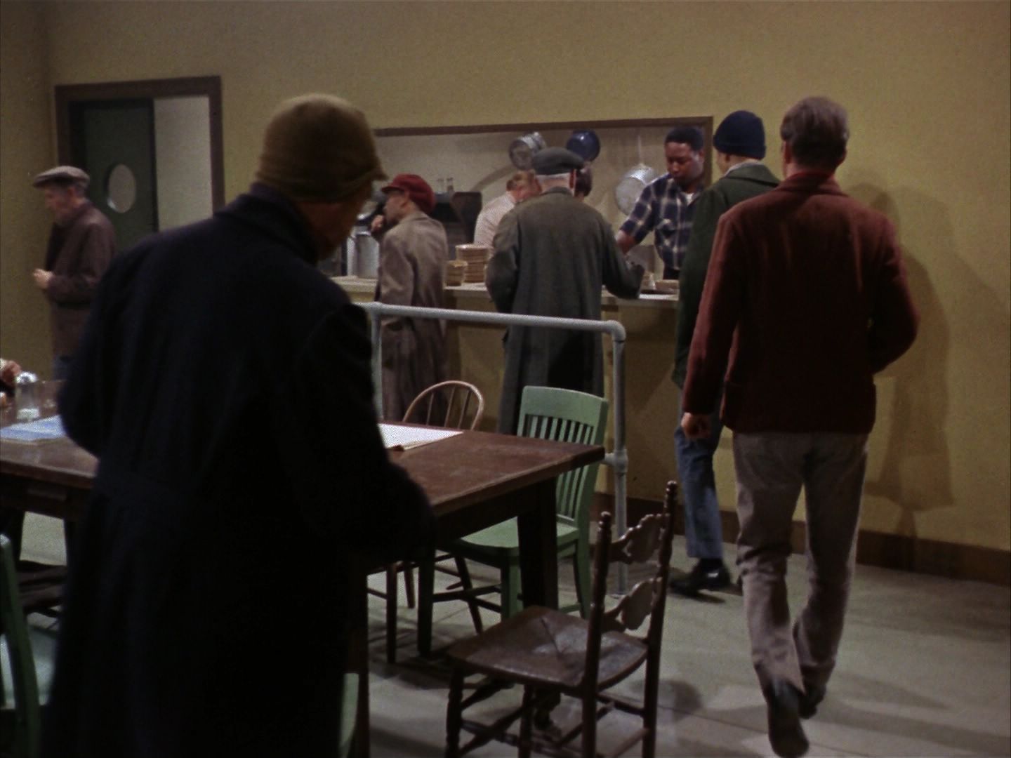 ariane179254_StarTrek_1x28_TheCityOnTheEdgeOfForever_1540.jpg