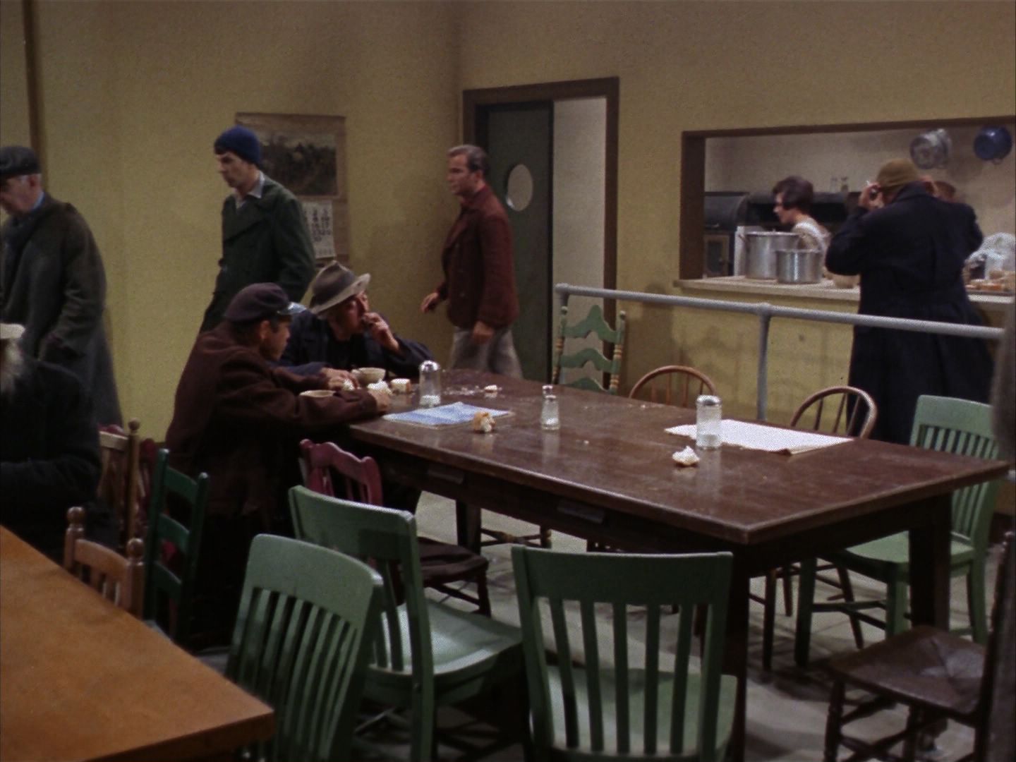 ariane179254_StarTrek_1x28_TheCityOnTheEdgeOfForever_1548.jpg