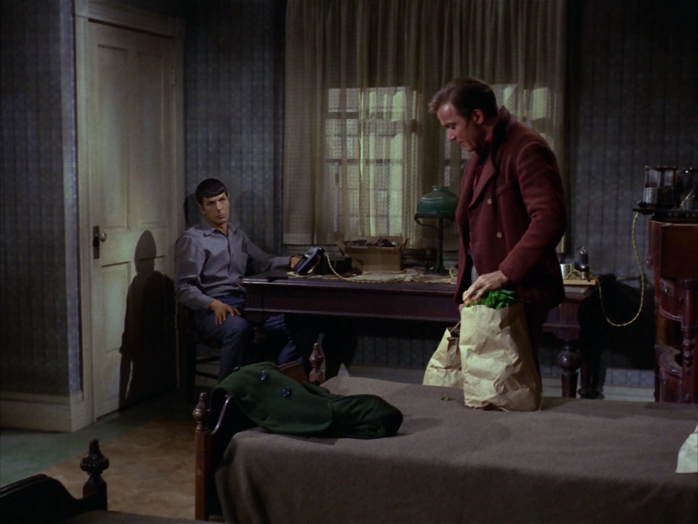 ariane179254_StarTrek_1x28_TheCityOnTheEdgeOfForever_1656.jpg