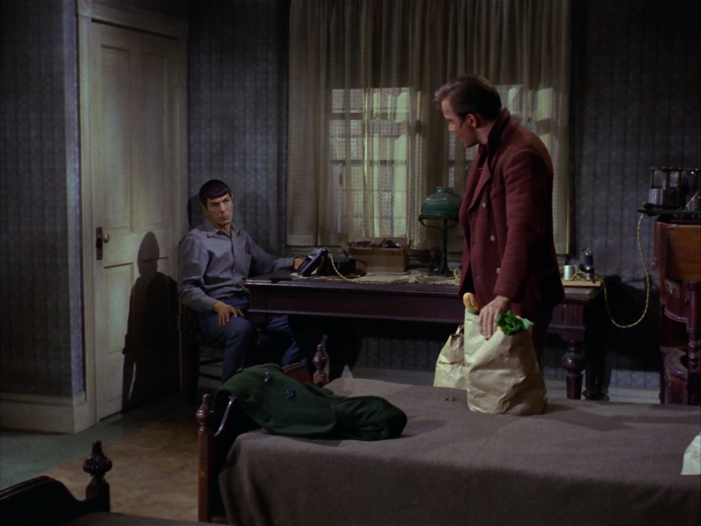 ariane179254_StarTrek_1x28_TheCityOnTheEdgeOfForever_1657.jpg