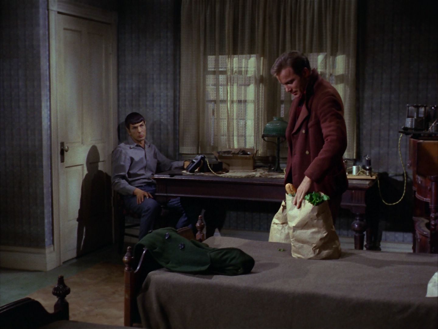ariane179254_StarTrek_1x28_TheCityOnTheEdgeOfForever_1658.jpg