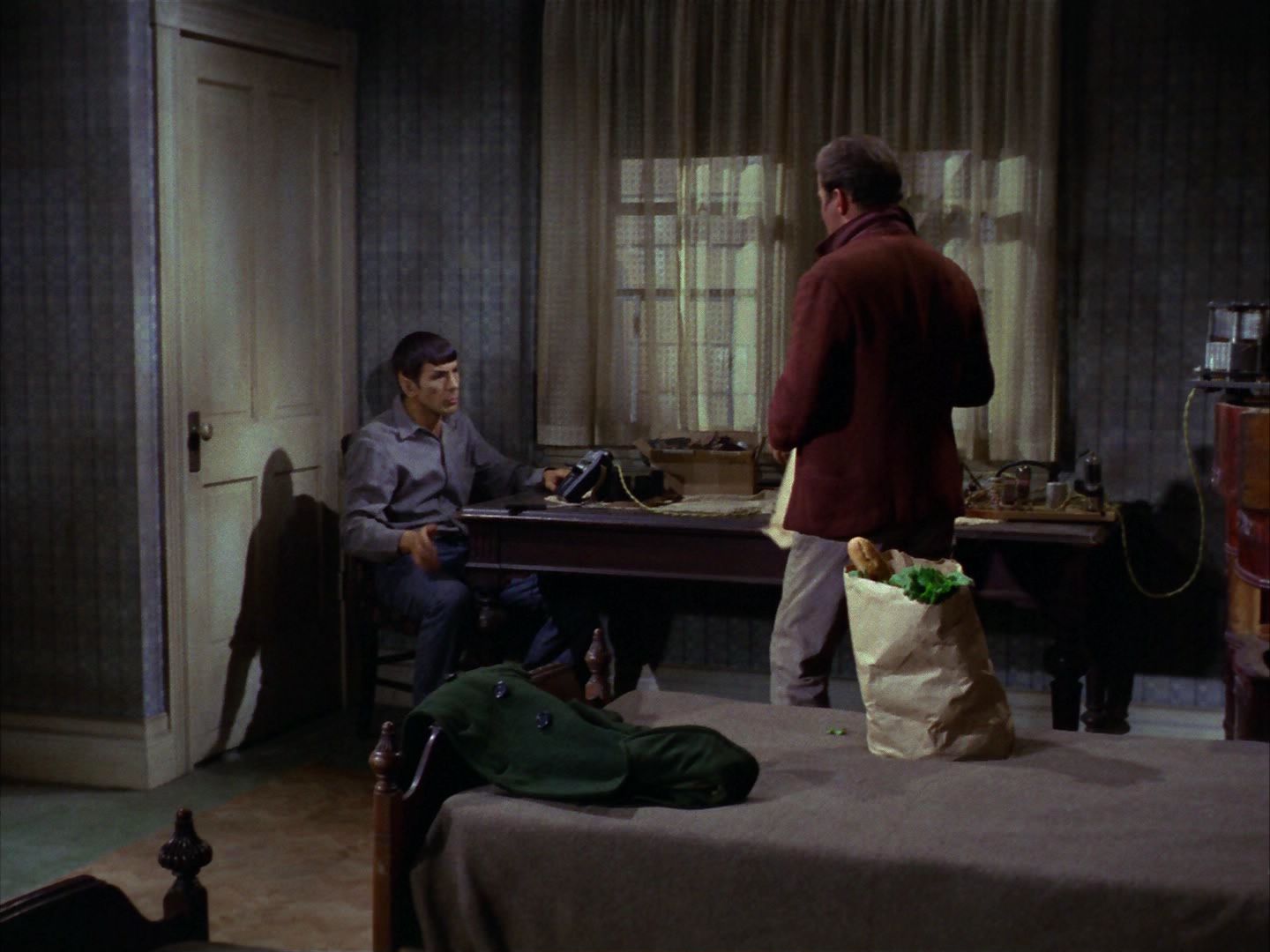 ariane179254_StarTrek_1x28_TheCityOnTheEdgeOfForever_1661.jpg