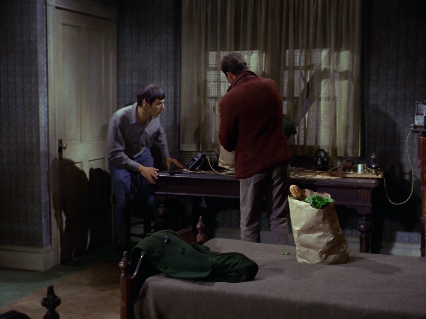 ariane179254_StarTrek_1x28_TheCityOnTheEdgeOfForever_1662.jpg
