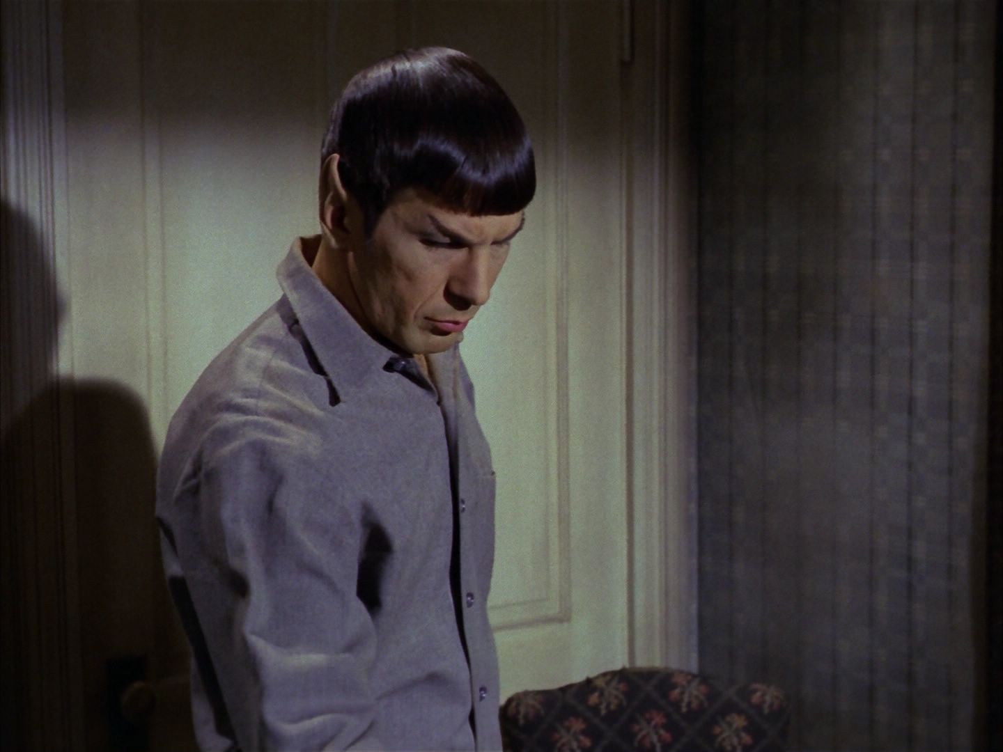 ariane179254_StarTrek_1x28_TheCityOnTheEdgeOfForever_1668.jpg