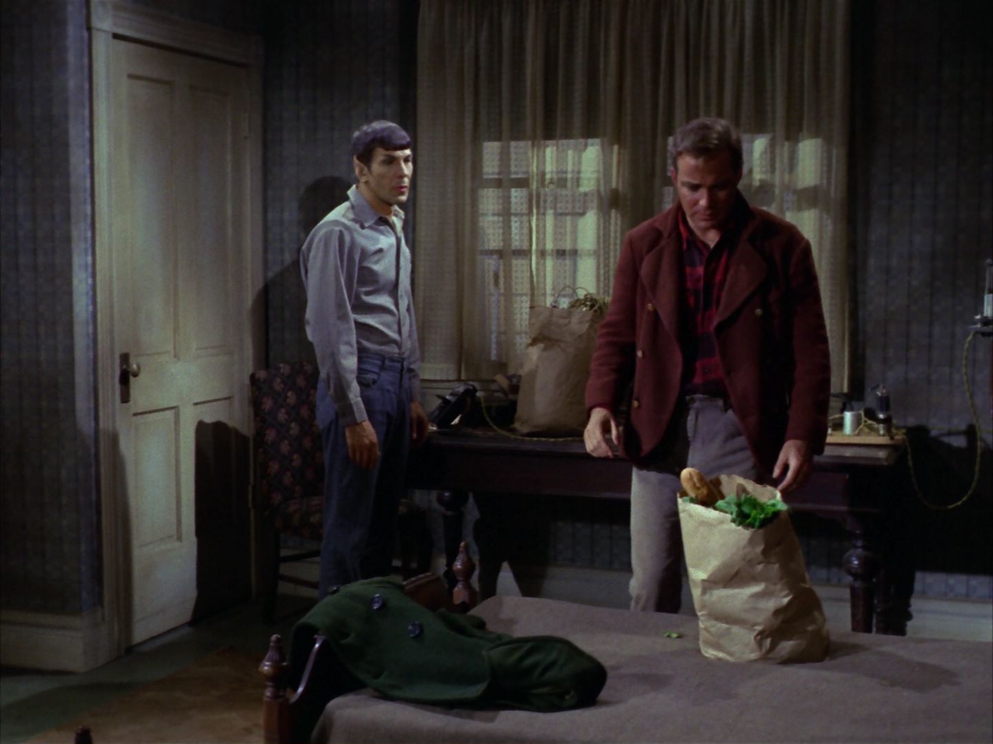 ariane179254_StarTrek_1x28_TheCityOnTheEdgeOfForever_1692.jpg