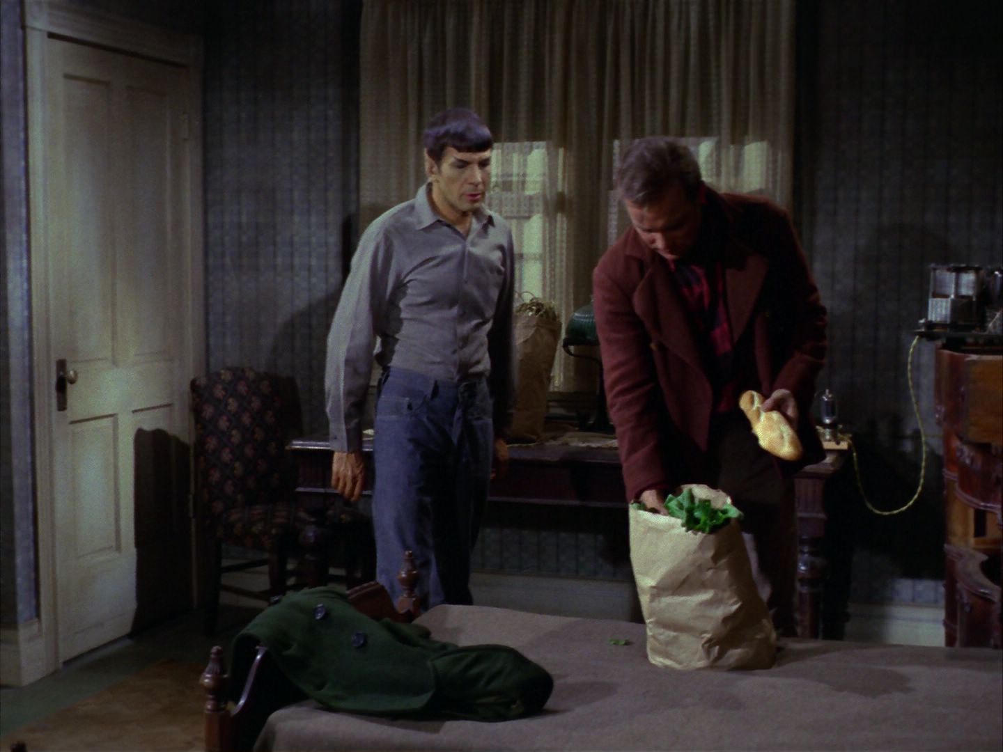 ariane179254_StarTrek_1x28_TheCityOnTheEdgeOfForever_1695.jpg