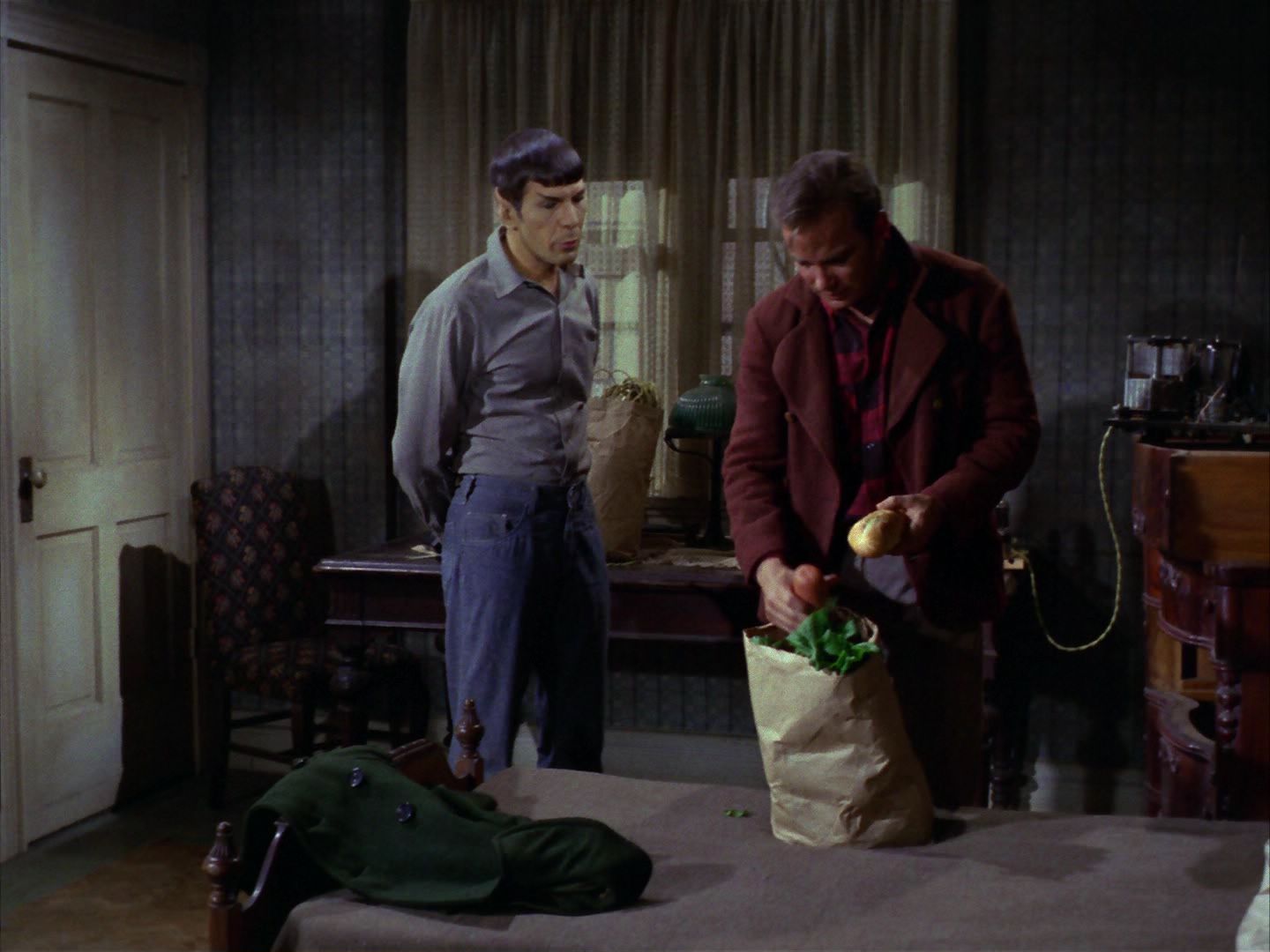 ariane179254_StarTrek_1x28_TheCityOnTheEdgeOfForever_1696.jpg
