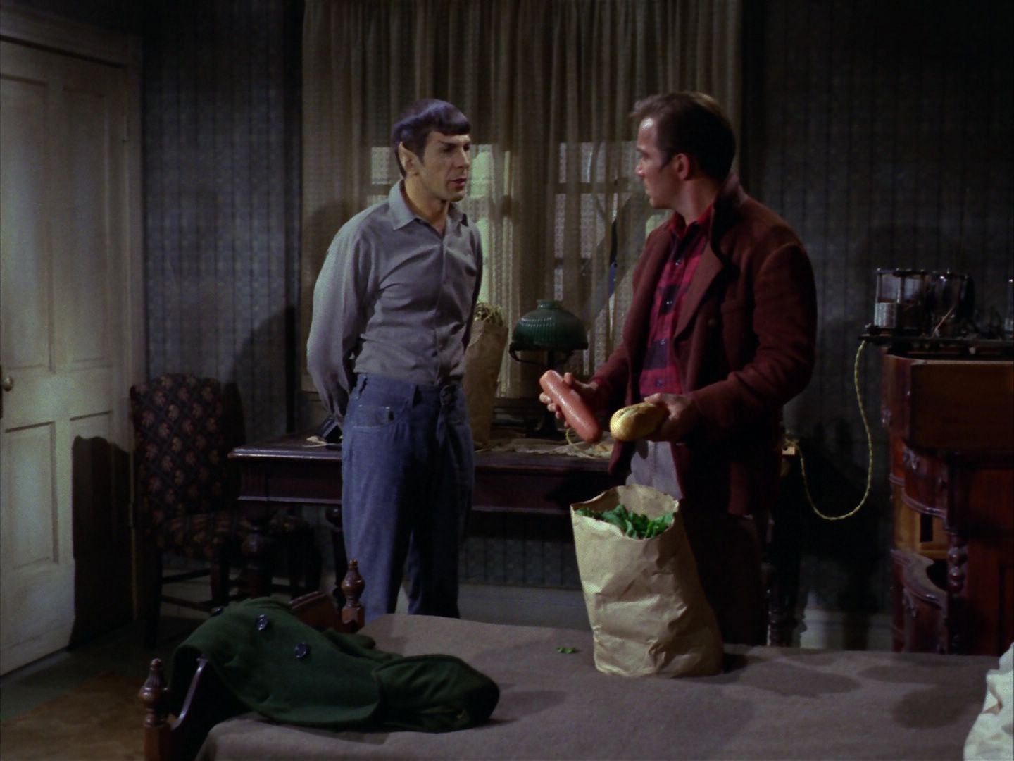 ariane179254_StarTrek_1x28_TheCityOnTheEdgeOfForever_1697.jpg