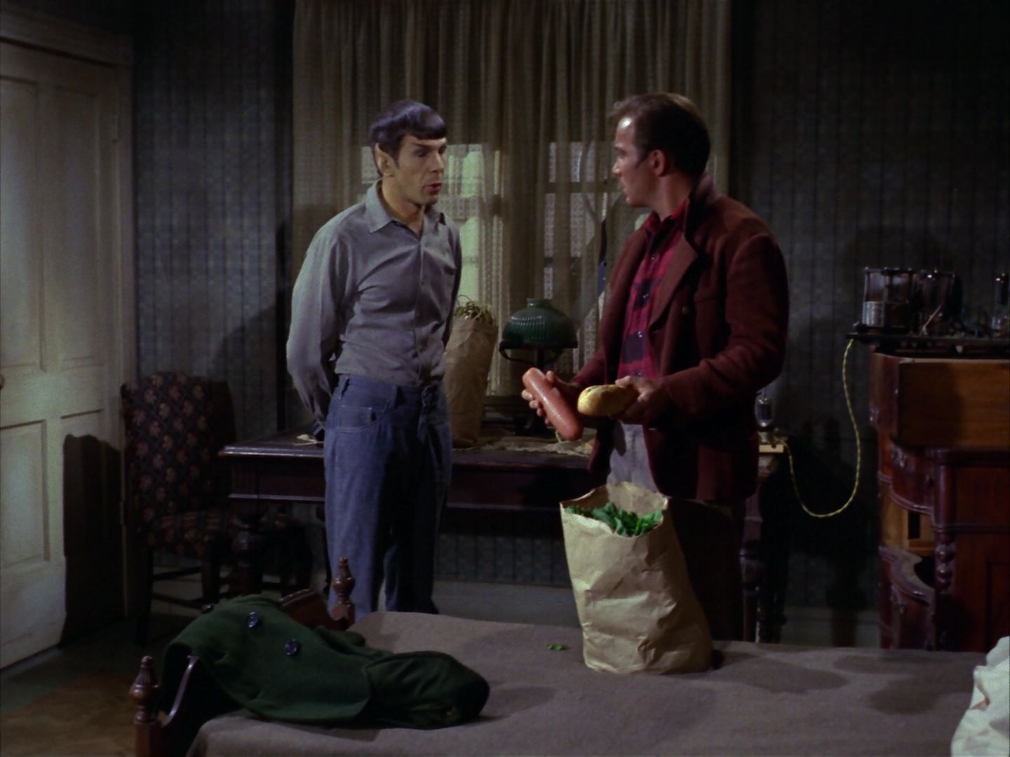 ariane179254_StarTrek_1x28_TheCityOnTheEdgeOfForever_1698.jpg