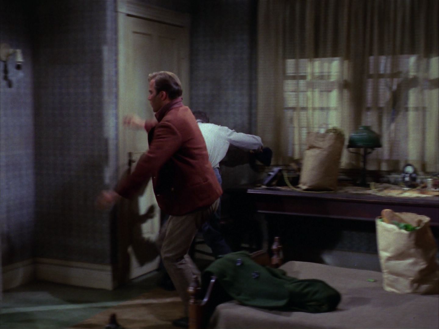 ariane179254_StarTrek_1x28_TheCityOnTheEdgeOfForever_1706.jpg
