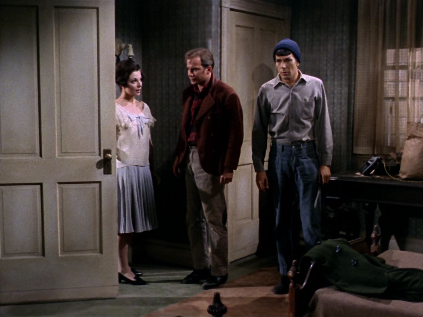 ariane179254_StarTrek_1x28_TheCityOnTheEdgeOfForever_1732.jpg