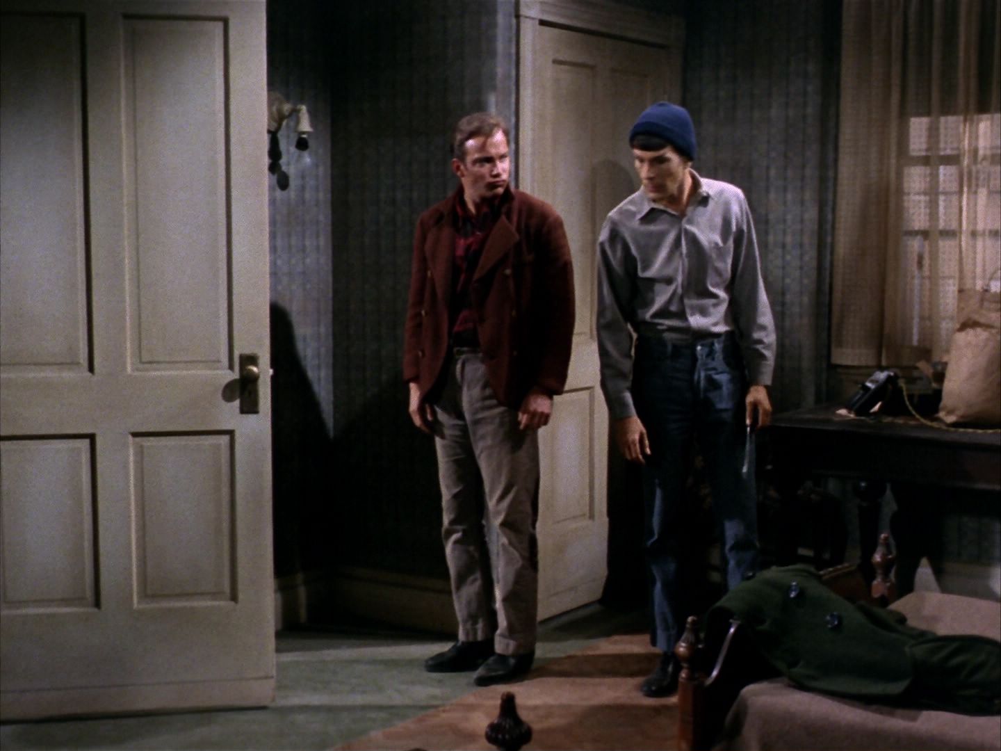 ariane179254_StarTrek_1x28_TheCityOnTheEdgeOfForever_1737.jpg