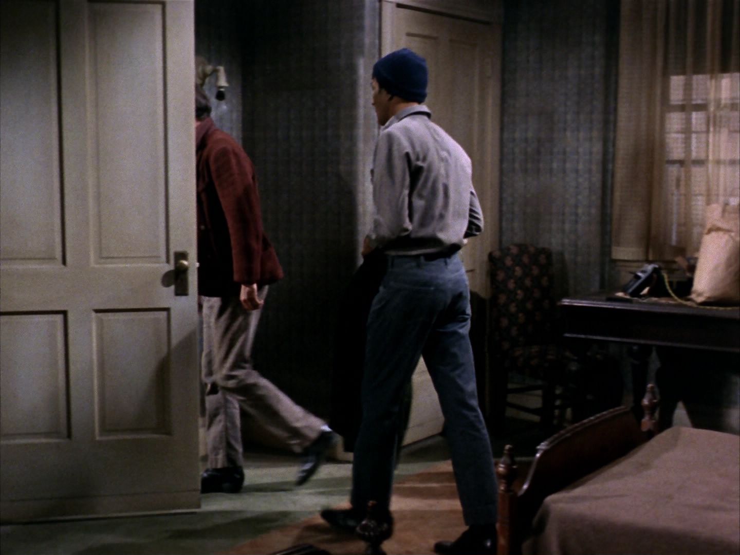 ariane179254_StarTrek_1x28_TheCityOnTheEdgeOfForever_1741.jpg