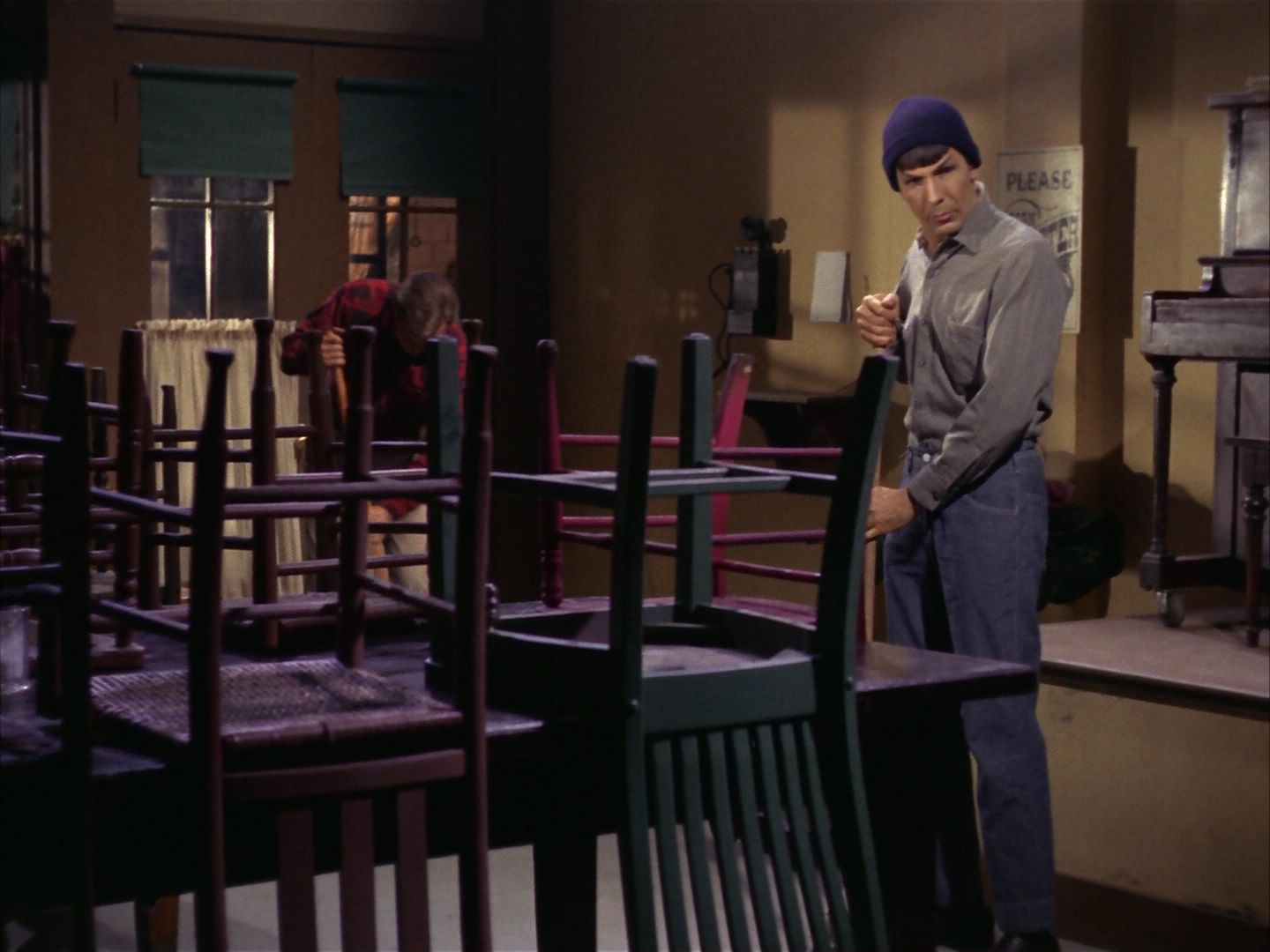 ariane179254_StarTrek_1x28_TheCityOnTheEdgeOfForever_1756.jpg