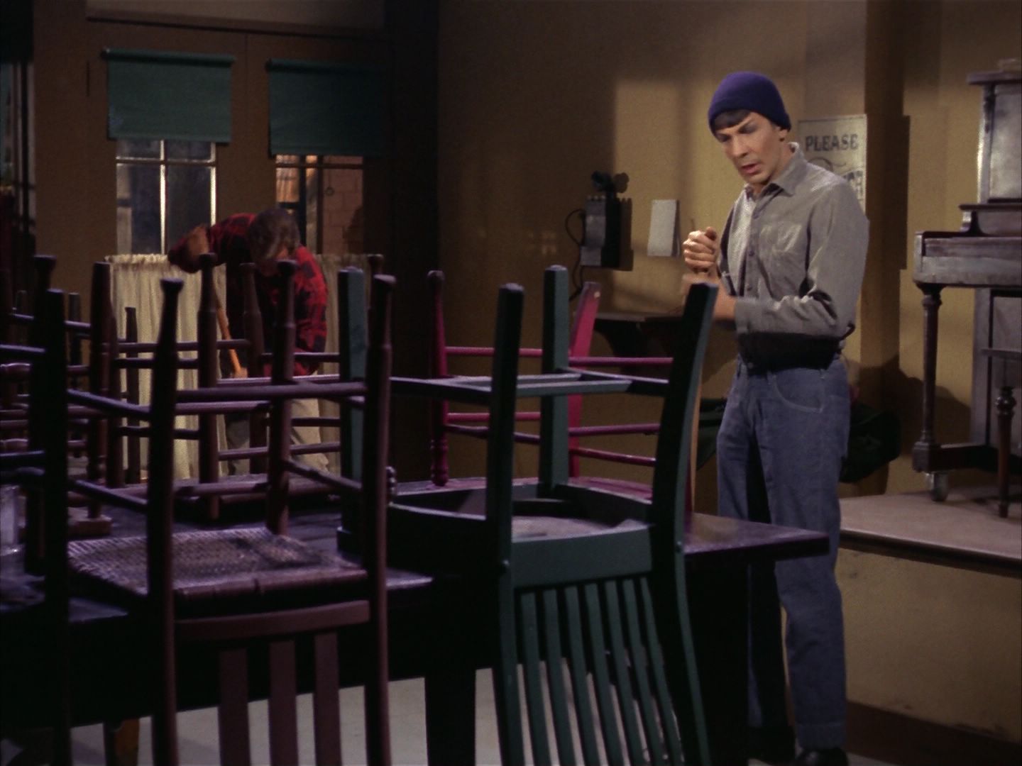 ariane179254_StarTrek_1x28_TheCityOnTheEdgeOfForever_1761.jpg