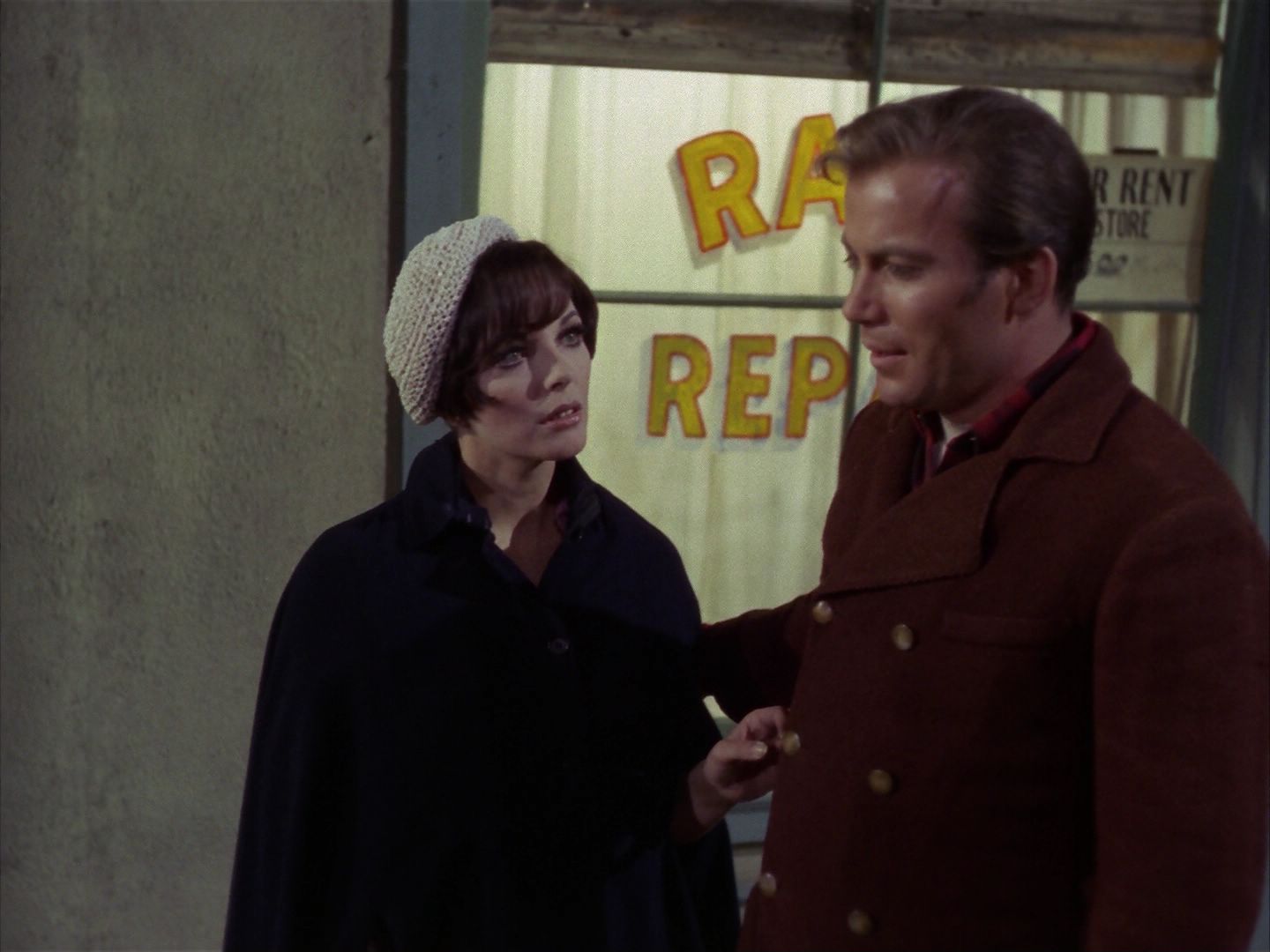 ariane179254_StarTrek_1x28_TheCityOnTheEdgeOfForever_1943.jpg
