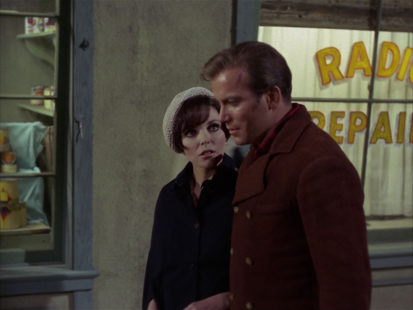 ariane179254_StarTrek_1x28_TheCityOnTheEdgeOfForever_1945.jpg