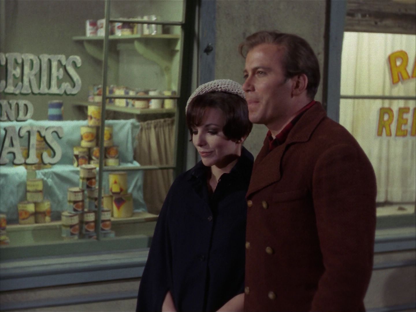 ariane179254_StarTrek_1x28_TheCityOnTheEdgeOfForever_1947.jpg