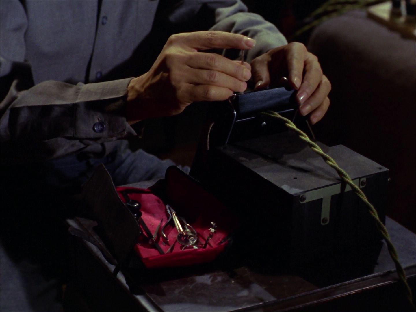 ariane179254_StarTrek_1x28_TheCityOnTheEdgeOfForever_1989.jpg