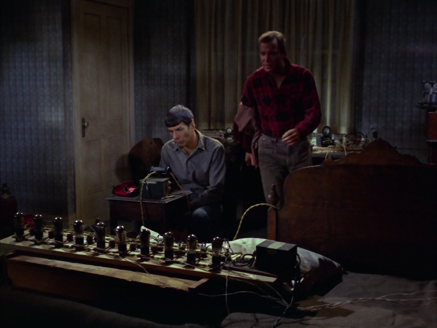 ariane179254_StarTrek_1x28_TheCityOnTheEdgeOfForever_2032.jpg