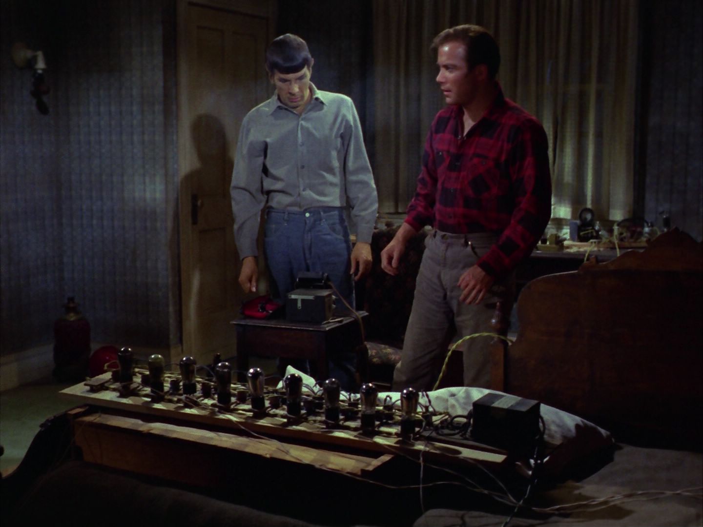 ariane179254_StarTrek_1x28_TheCityOnTheEdgeOfForever_2096.jpg