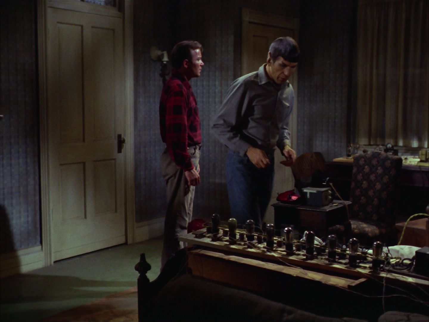 ariane179254_StarTrek_1x28_TheCityOnTheEdgeOfForever_2144.jpg