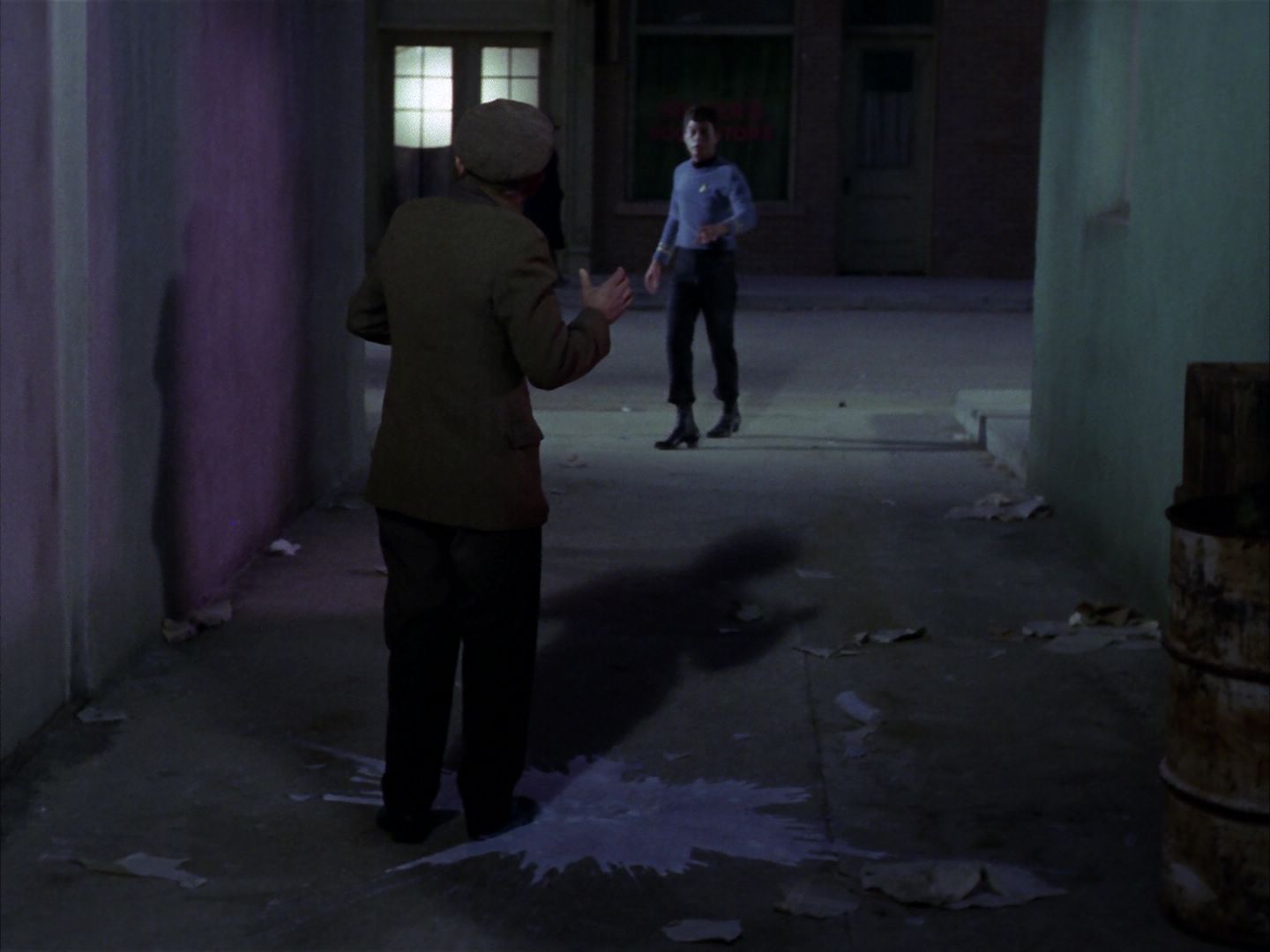 ariane179254_StarTrek_1x28_TheCityOnTheEdgeOfForever_2276.jpg