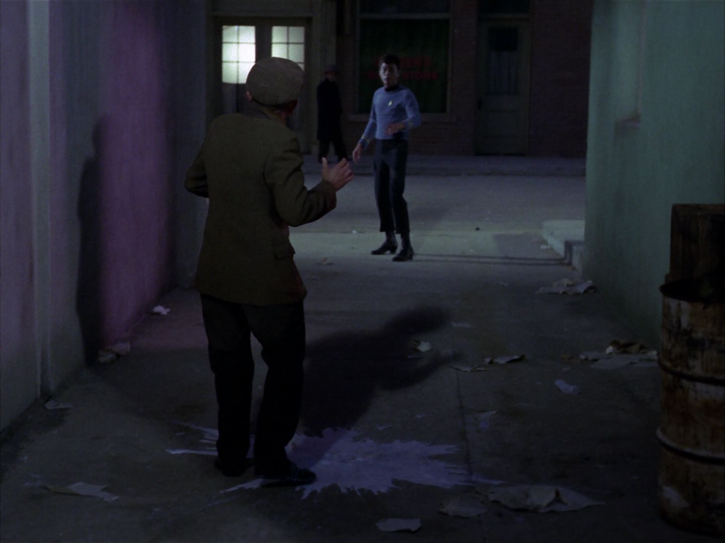 ariane179254_StarTrek_1x28_TheCityOnTheEdgeOfForever_2277.jpg