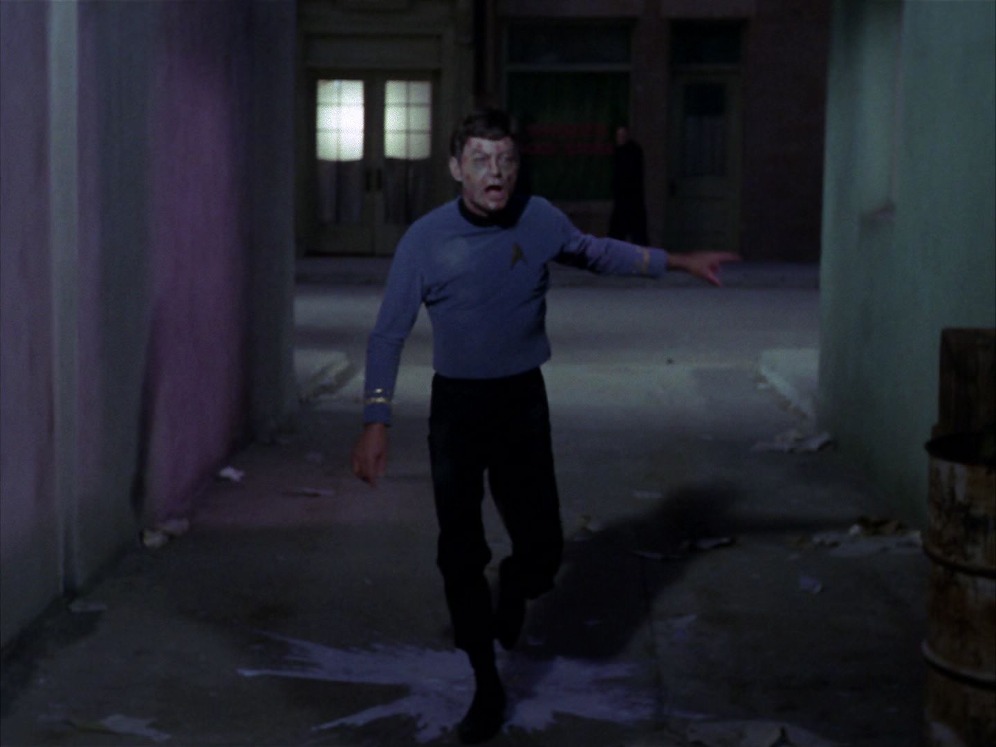 ariane179254_StarTrek_1x28_TheCityOnTheEdgeOfForever_2284.jpg