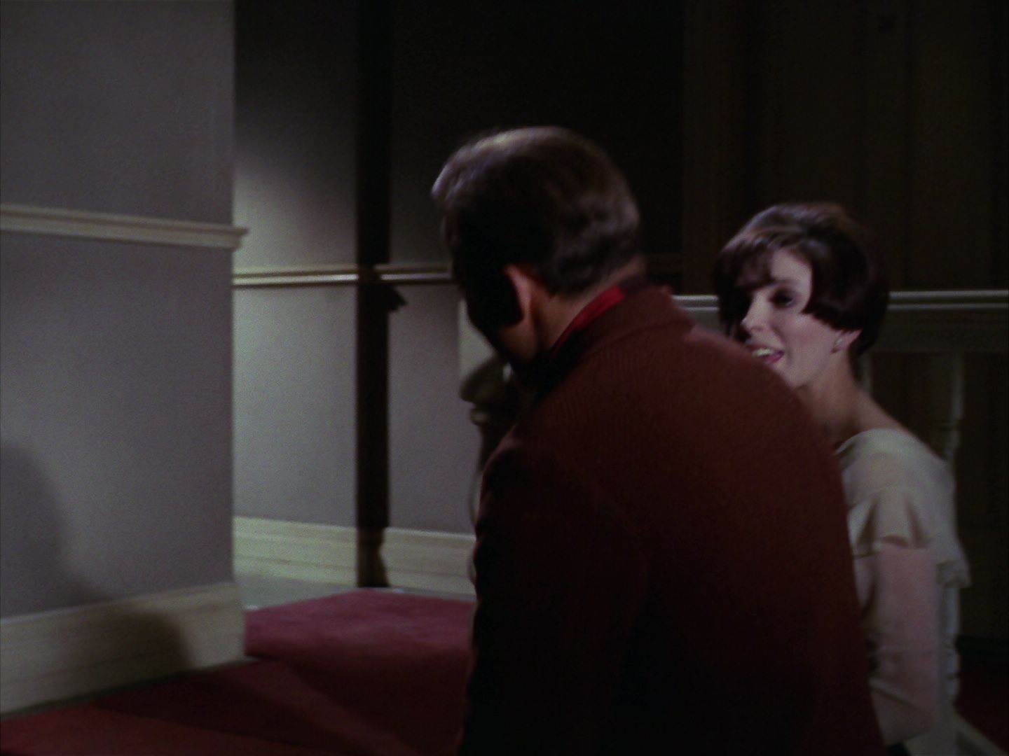 ariane179254_StarTrek_1x28_TheCityOnTheEdgeOfForever_2289.jpg