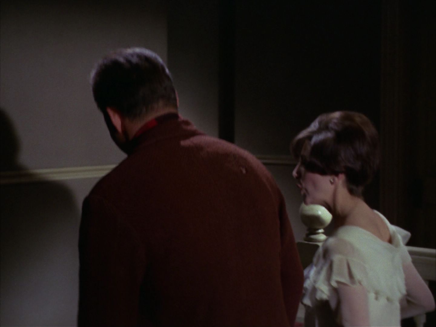 ariane179254_StarTrek_1x28_TheCityOnTheEdgeOfForever_2291.jpg