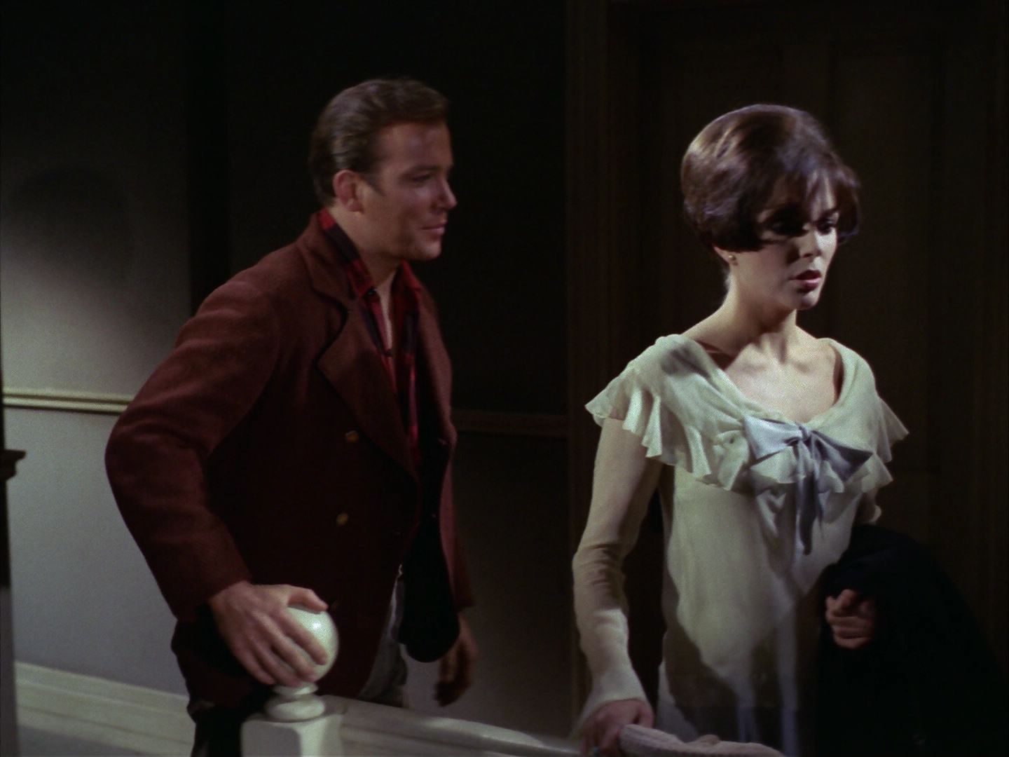 ariane179254_StarTrek_1x28_TheCityOnTheEdgeOfForever_2296.jpg