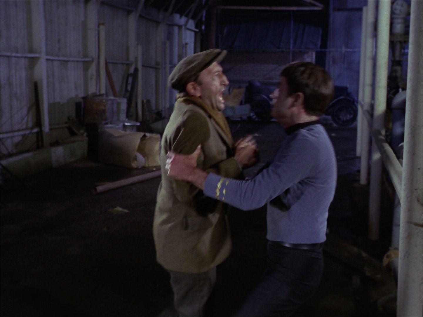 ariane179254_StarTrek_1x28_TheCityOnTheEdgeOfForever_2334.jpg