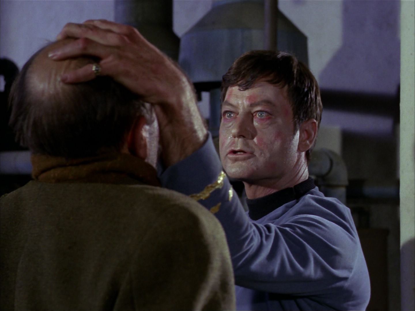 ariane179254_StarTrek_1x28_TheCityOnTheEdgeOfForever_2380.jpg