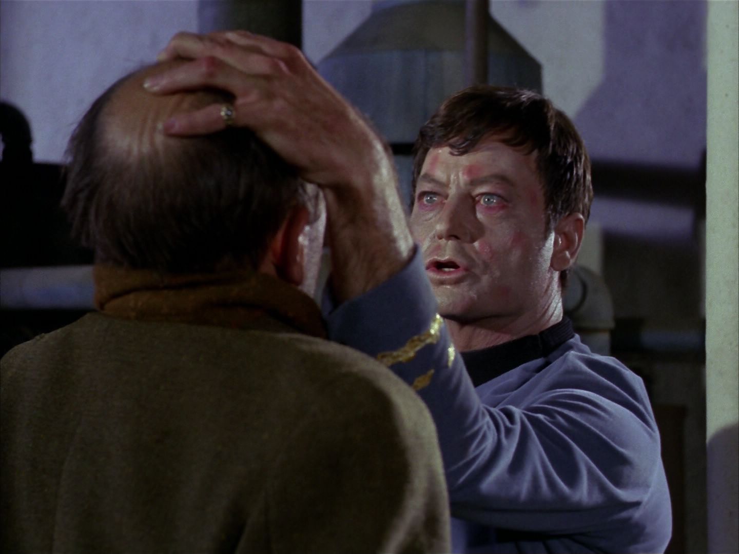 ariane179254_StarTrek_1x28_TheCityOnTheEdgeOfForever_2381.jpg